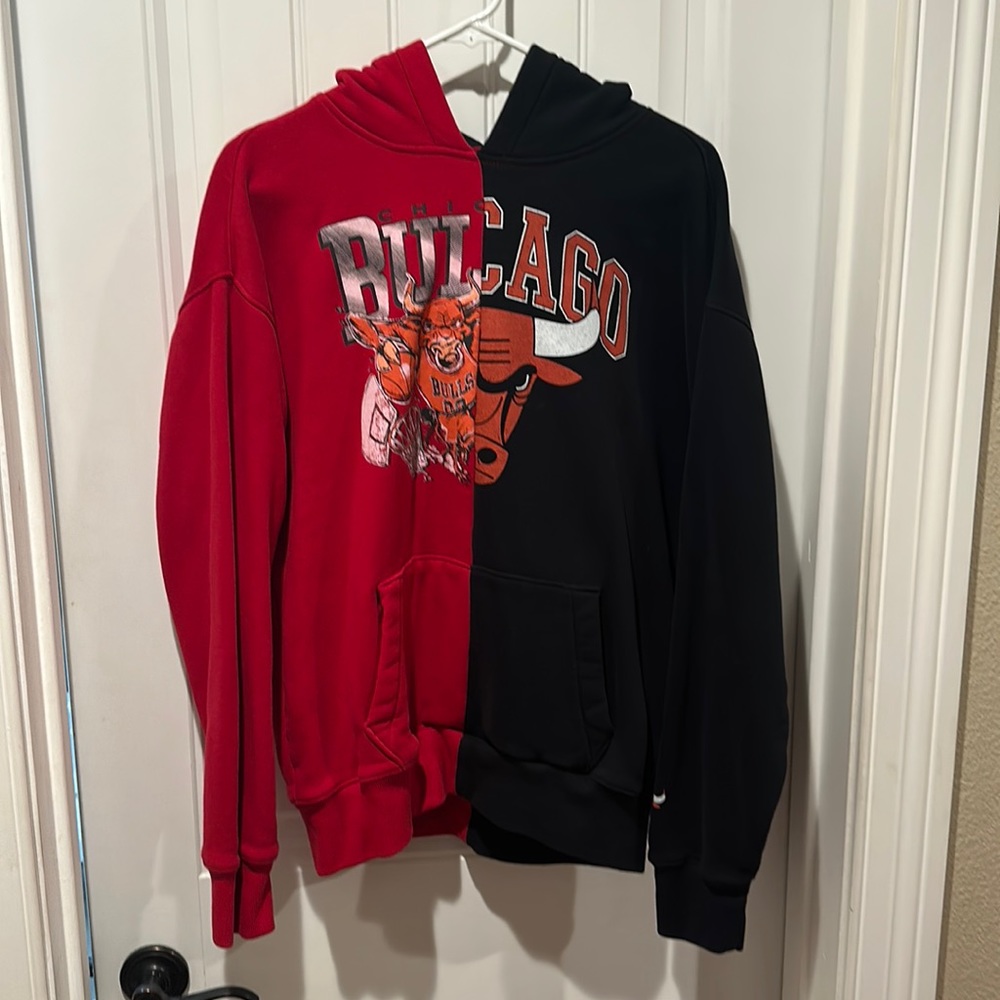 Hollister Chicago Bulls Graphic Hoodie NWOT 🔥